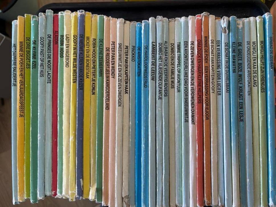 39 leuke disney boekenclub boeken, Boeken, Ophalen of Verzenden, Gelezen, Sprookjes