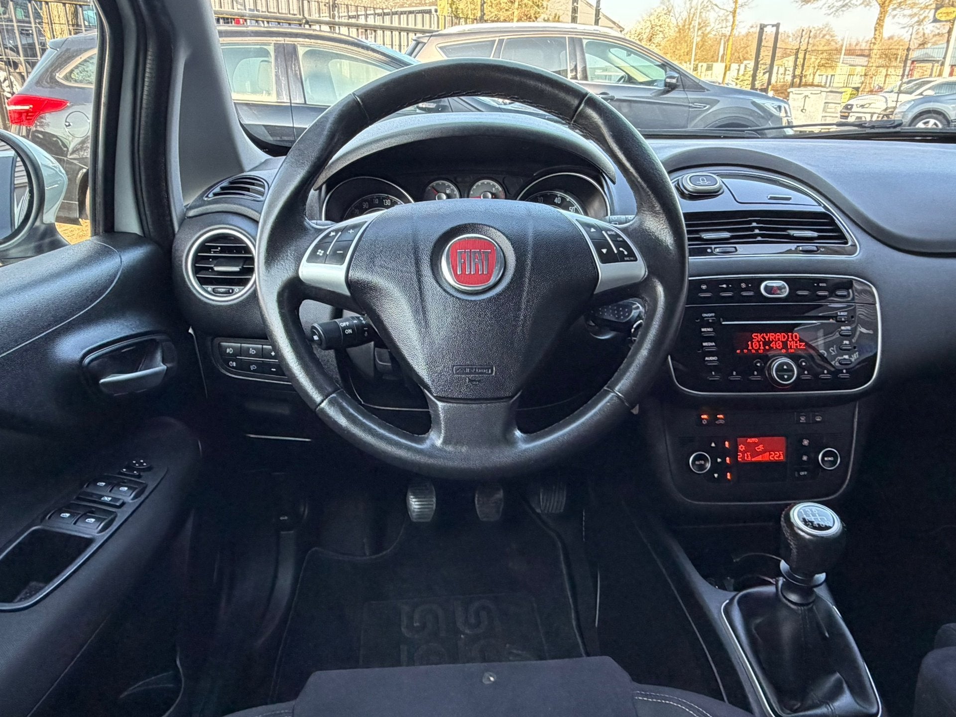 Fiat Punto Evo 0.9 TwinAir Lounge 86PK Clima,Cruise,Bletooth, Auto's, Fiat, Voorwielaandrijving, Euro 5, Gebruikt, Origineel Nederlands