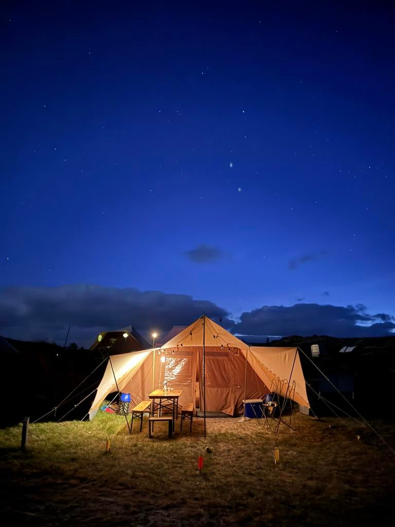 Volledig ingerichte tent te huur op Vlieland, Ophalen of Verzenden, Zo goed als nieuw, Tot en met 4