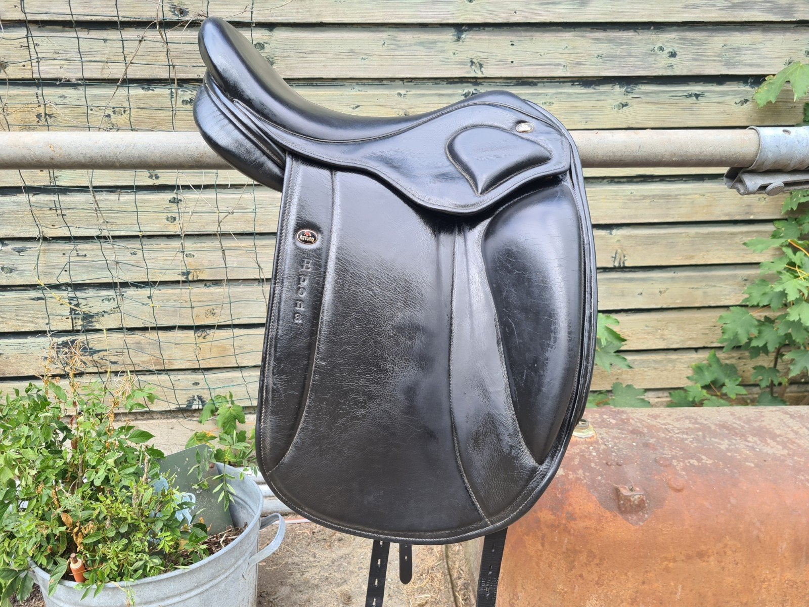 Astund Epona ijslander zadel, Dieren en Toebehoren, Ophalen, L (17.5 inch), Gebruikt, Dressuur