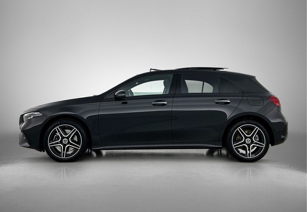 Mercedes-Benz A-Klasse 250 e Business Solution AMG | Nightpa, Auto's, Mercedes-Benz, 12 maanden, 4 cilinders, Zwart, Bedrijf