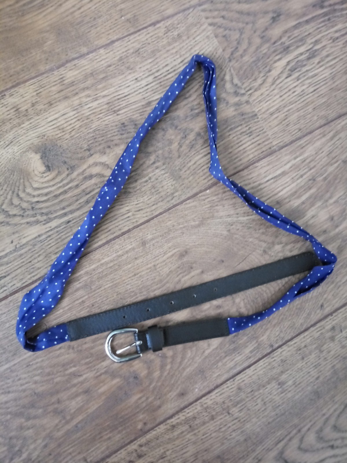 Gestippelde riem - nieuw, Kleding | Dames, Riemen en Ceinturen, Ophalen of Verzenden, Nieuw, Overige kleuren, Minder dan 3 cm