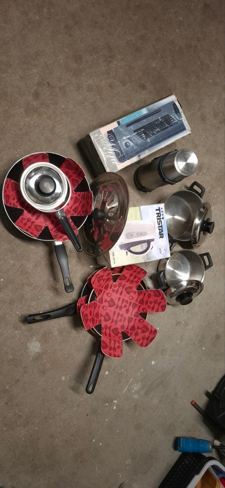 pannen ,wokpan, thermoskan,waterkoker, waaier., Ophalen