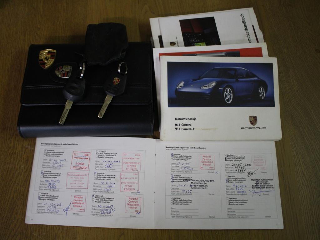 Porsche 911 Cabrio 3.4 Carrera 4 | NL-auto | Automaat | Crui, Auto's, Automaat, Automatische klimaatregeling, Zwart, Cabriolet