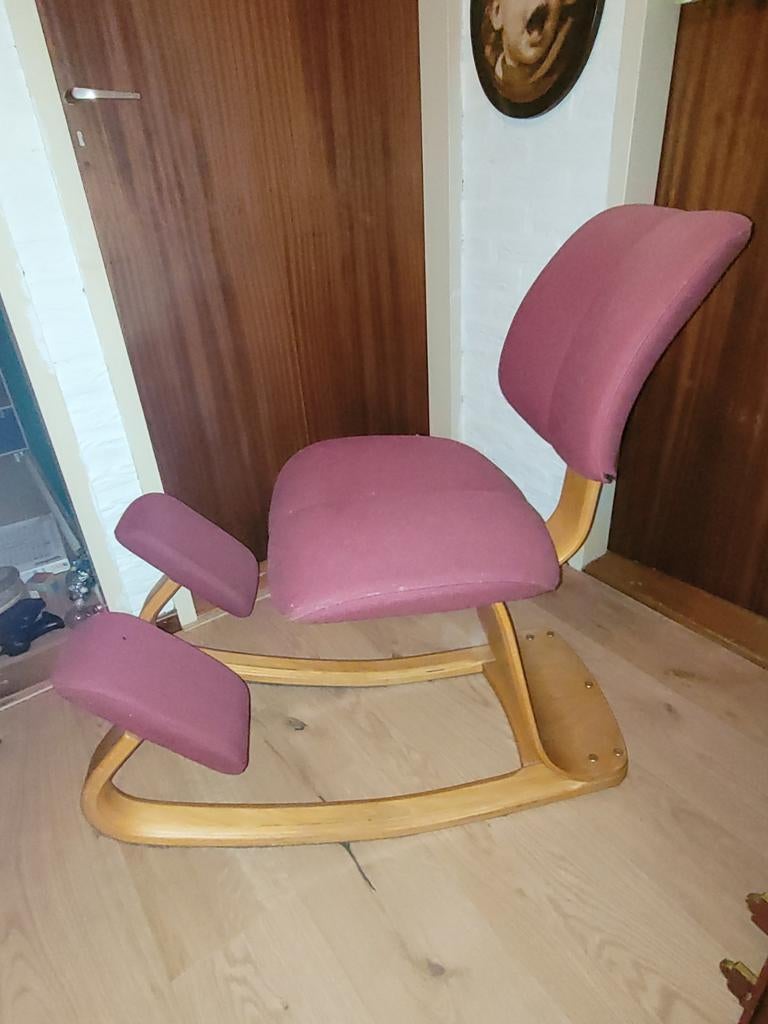 Stokke ergonomische kniestoel, Ophalen, Zwart, Bureaukruk