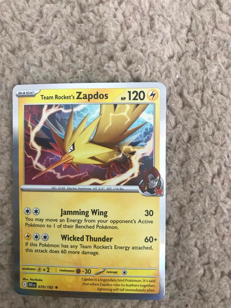 Team Rocket's Zapdos Pokémon kaart, Ophalen of Verzenden, Gebruikt, Losse kaart, Foil