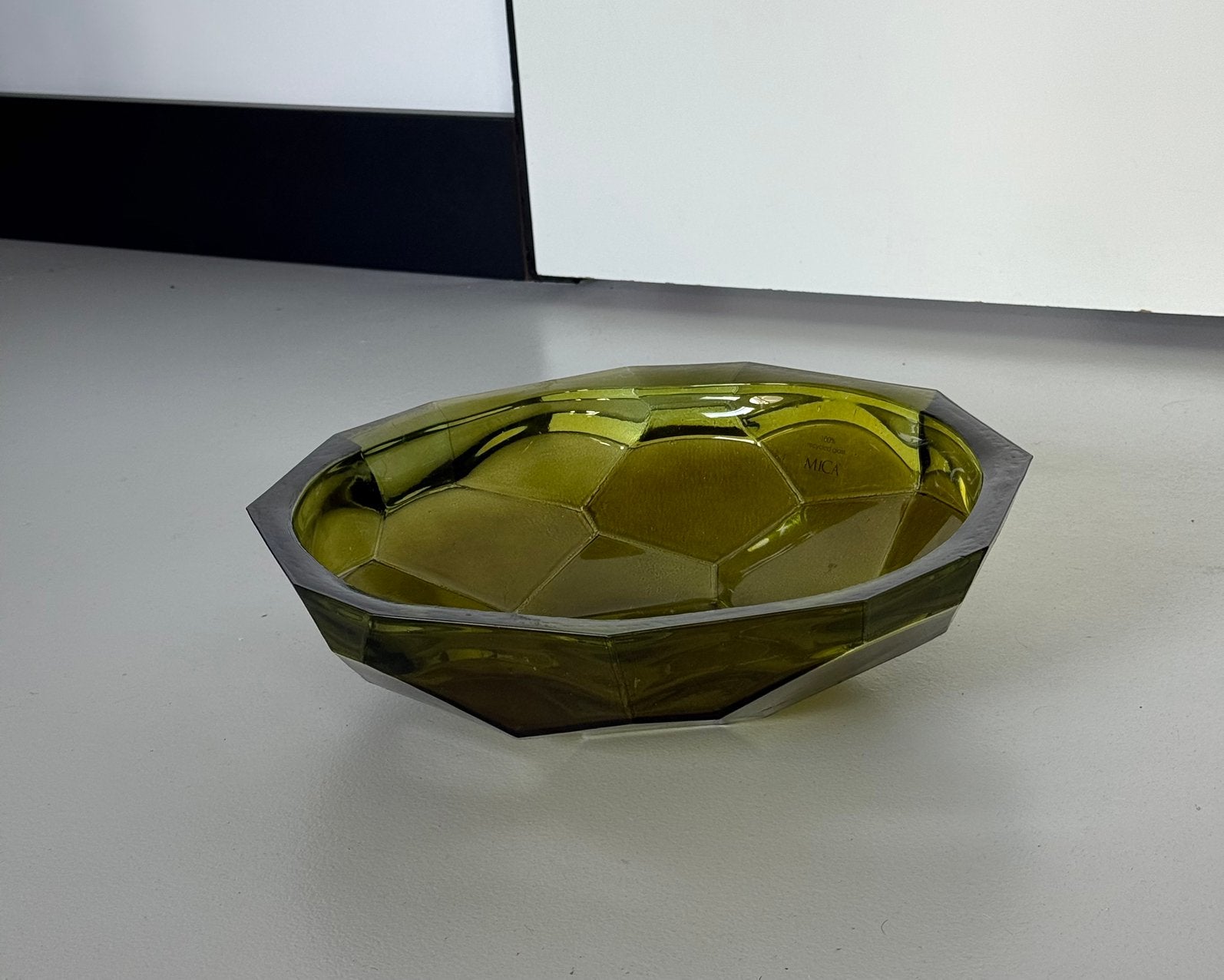 Glazen Fruitschaal Mica Decorations | Groen, Huis en Inrichting, Gebruikt, 10 cm, Ophalen of Verzenden, Glas