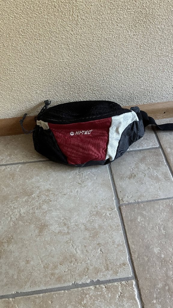 Hi-Tec heup/rugtas, 25 tot 40 cm, Zo goed als nieuw, 30 tot 45 cm, Ophalen