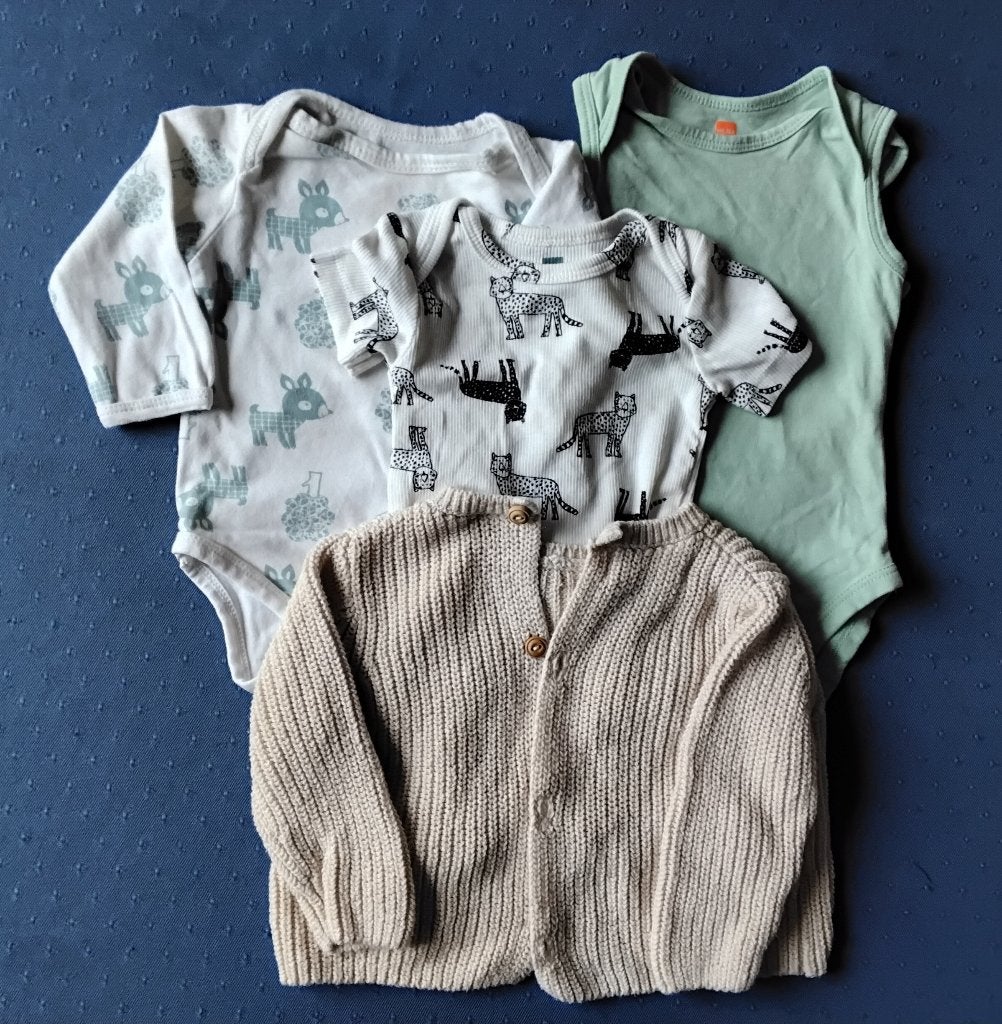 Baby kleding, 3 rompertjes en een vestje maat 50-56, Kinderen en Baby's, Ophalen, Zo goed als nieuw, Maat 50