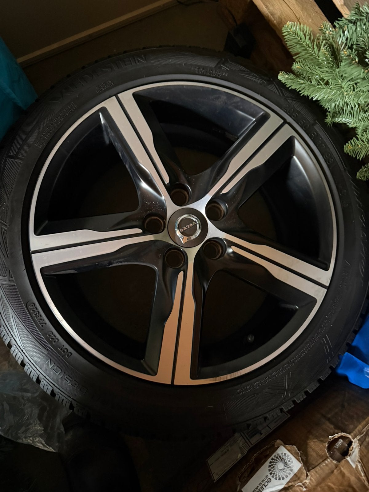 Volvo 17 inch velgen met Vredestein winter banden, Auto-onderdelen, Banden en Velgen, Ophalen, Gebruikt, Banden en Velgen, 17 inch
