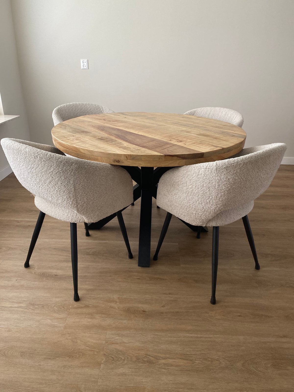 Ronde mango eettafel, Ophalen, 100 tot 150 cm, Rond, Zo goed als nieuw