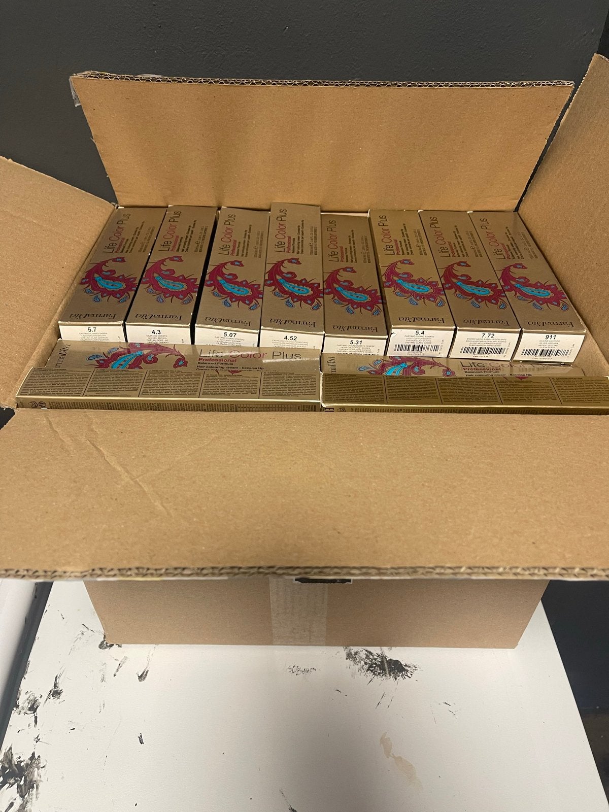 Grote partij Farmavita Life Color Plus haarverf, Ophalen of Verzenden, Nieuw, Overige typen