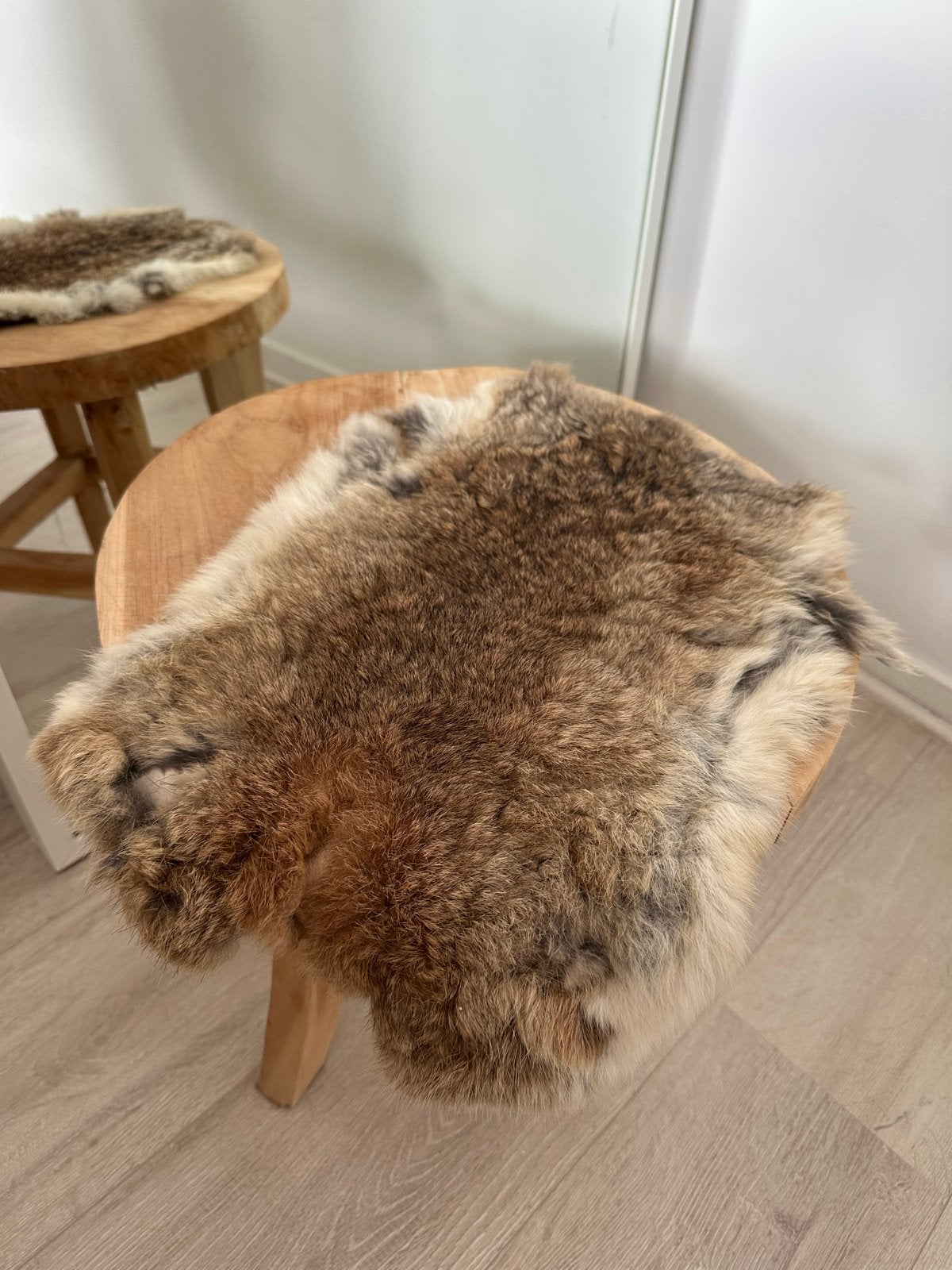 Konijnenvachtje - Decoratief en Zacht, Minder dan 50 cm, Bruin, Ophalen of Verzenden, Zo goed als nieuw