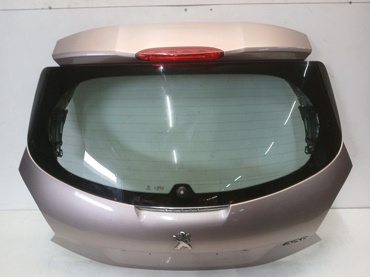Achterklep Peugeot 208, Onderdelen@venauto.nl, Van der Ven Autorecycling B.V., Gebruikt, Ettenseweg 76, 4706 PB Roosendaal, The Netherlands