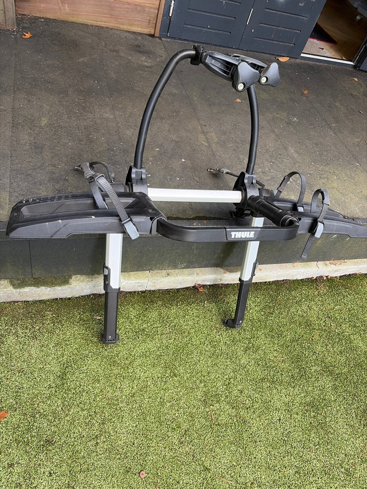 Thule OutWay Platform Fietsendrager (vele auto types), Brede banden, Zo goed als nieuw, 2 fietsen, Achterklepdrager