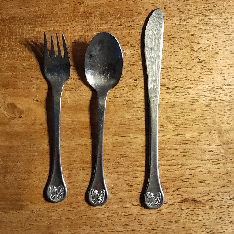 Kinderbestek mes, lepel, vork. Afbeelding vlinder, Gebruikt, Gero, Bestekset, Overige typen