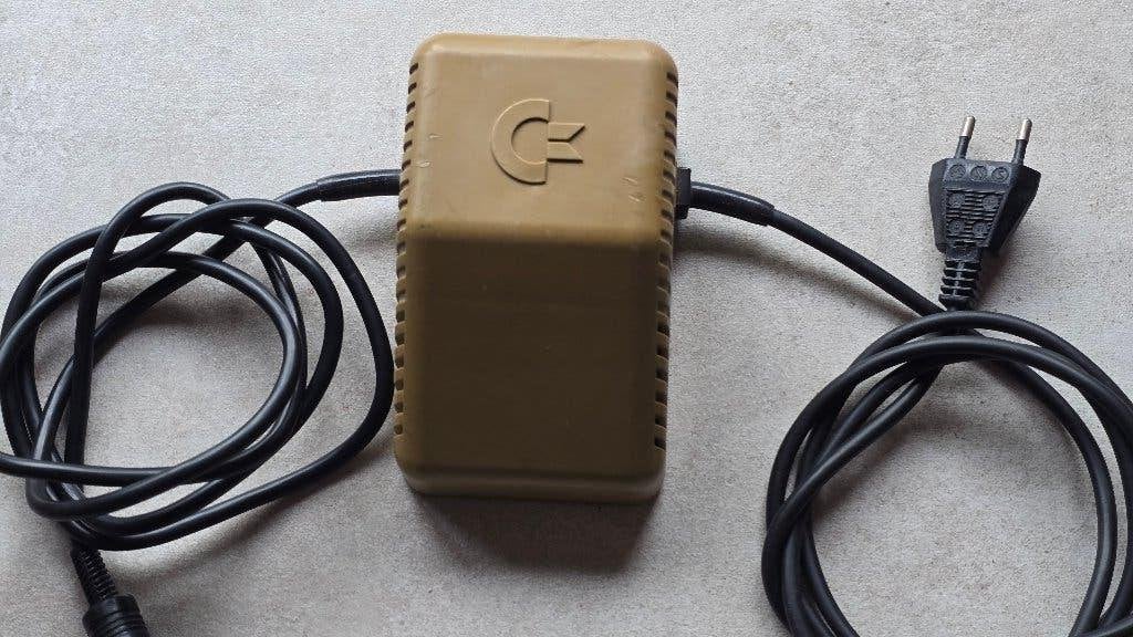 Originele voeding Commodore 64, Computers en Software, Vintage Computers, Ophalen of Verzenden, Commodore C 64