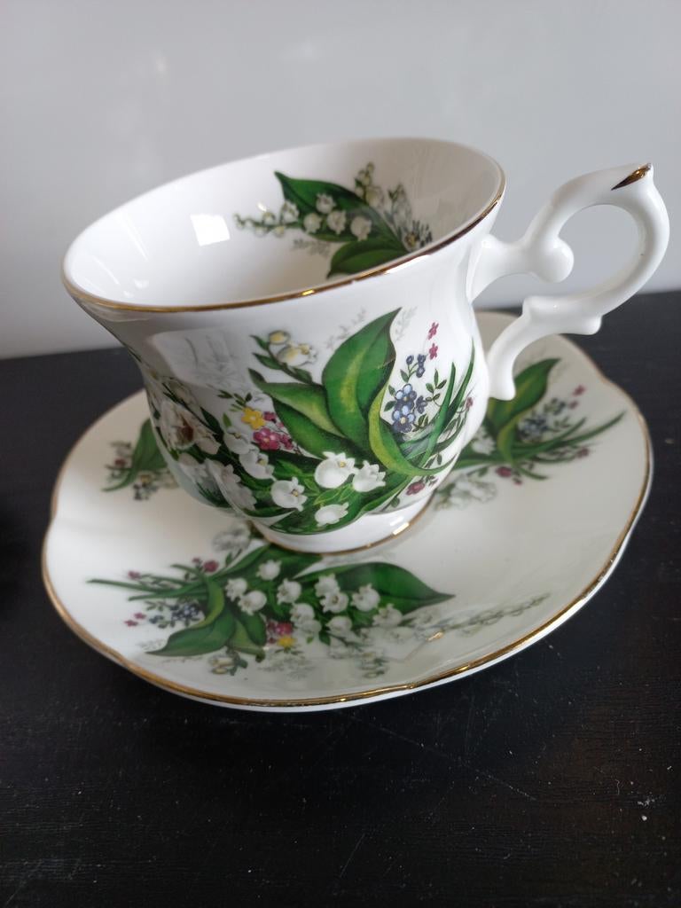 St. James Bone China Kop en Schotel - Lelietjes-van-dalen, Ophalen of Verzenden