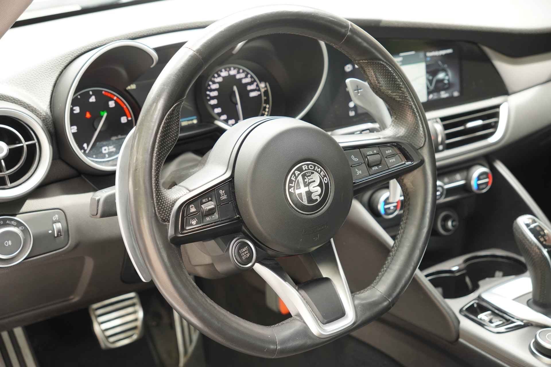 Alfa Romeo Giulia 2.2 Sprint / BTW / Trekhaak / 18'Inch / Ad, Auto's, Alfa Romeo, 745 kg, Gebruikt, Wit, Origineel Nederlands