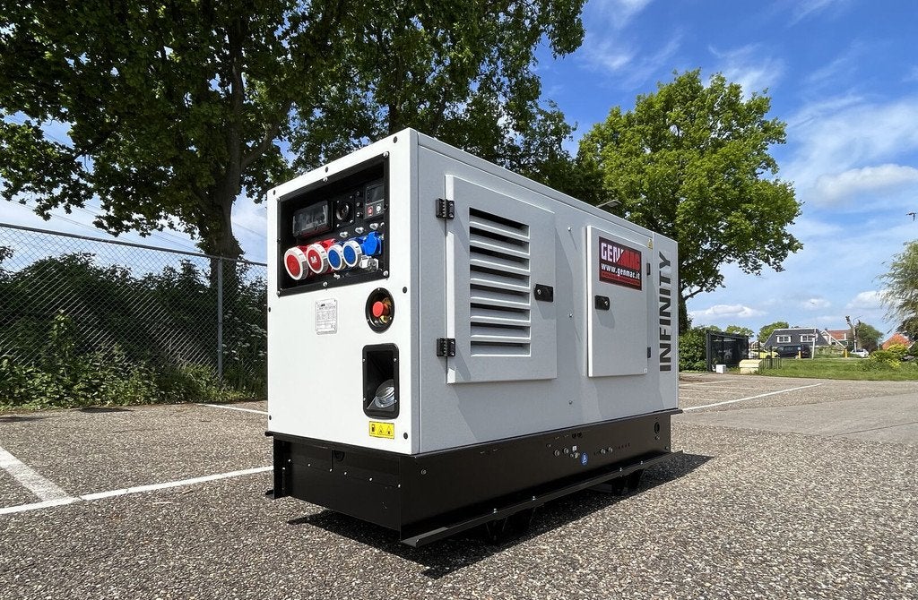 Genmac Infinity RENT G20PS Stage 5 diesel generator, Zakelijke goederen, Machines en Bouw | Aggregaten