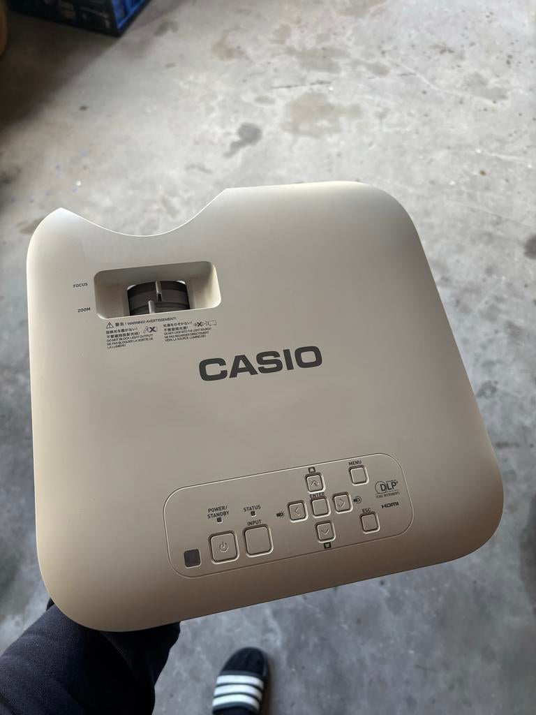 Casio XJ-F100W Beamer - Laser & LED Hybride Projector, Ophalen, Gebruikt, LED, Overige resoluties