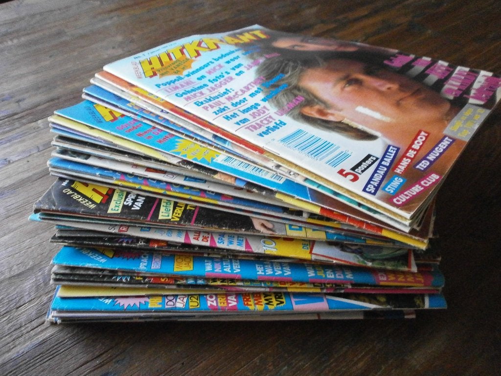 Complete jaargang Hitkranten 1984 met veel posters., Verzenden, Gelezen, Muziek, Film of Tv