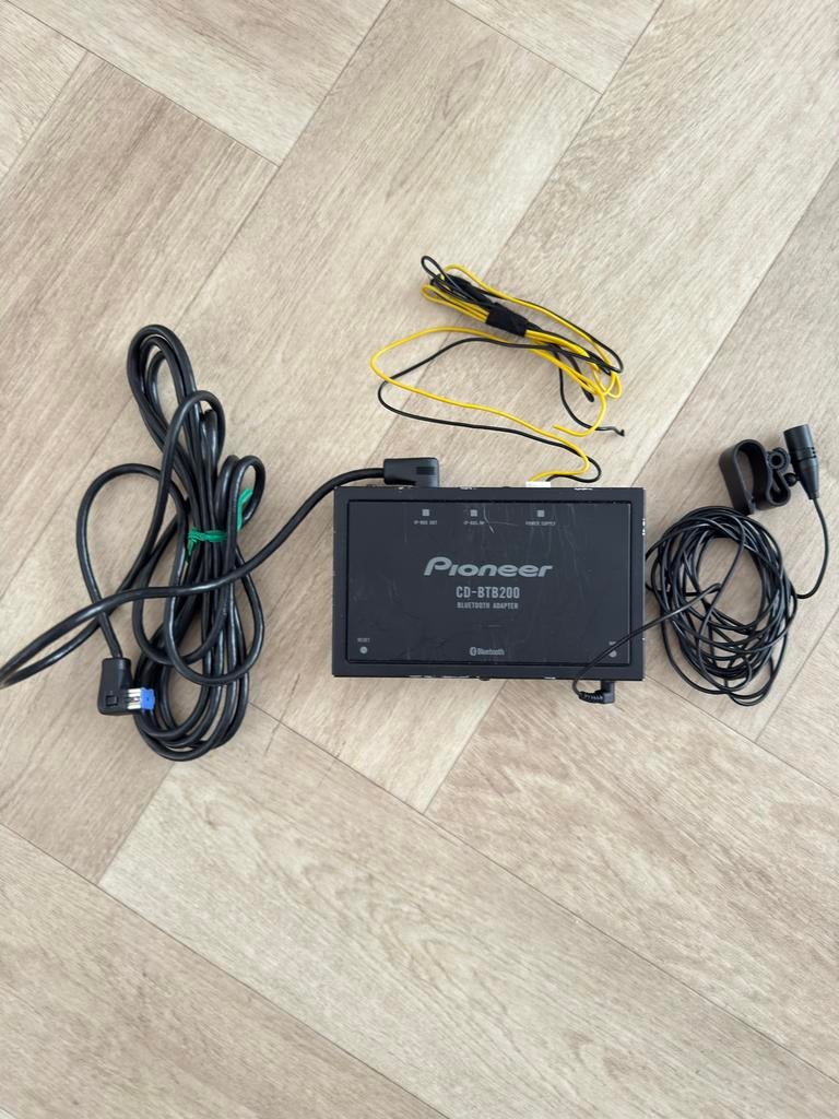 Pioneer CD-BTB200 Bluetooth Adapter voor autoradio, Auto diversen, Autoradio's, Zo goed als nieuw, Ophalen of Verzenden