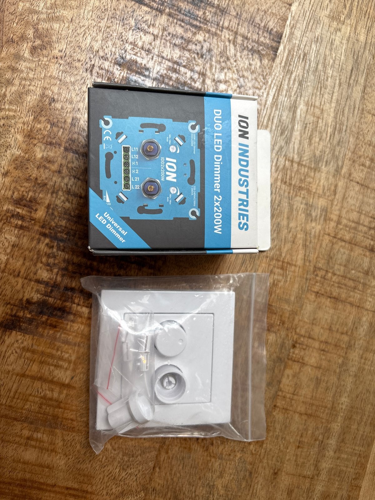 ION Industries Duo LED Dimmer 2x200W met afdekraam, Ophalen of Verzenden, Nieuw, Overige merken, Dimmer