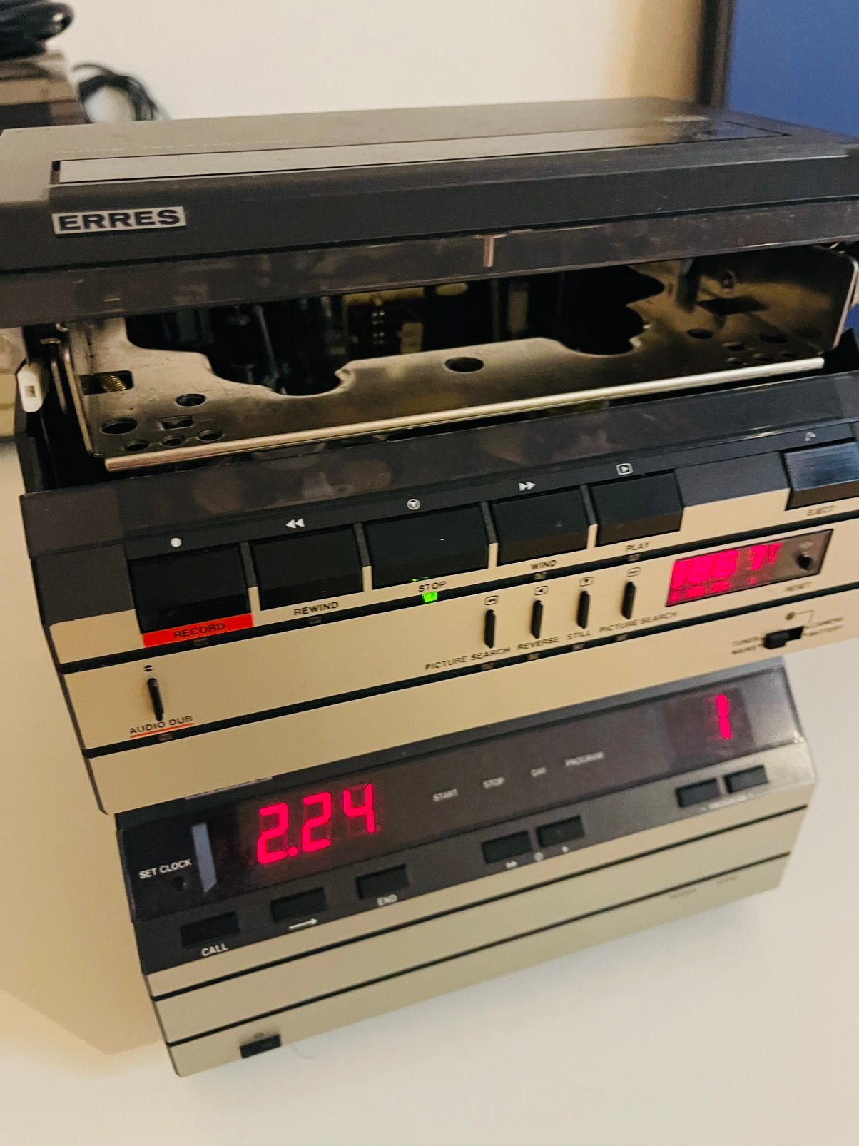 Erres ( is philips) video 2000 set (tuner&recorder), Audio, Tv en Foto, Videospelers, Verzenden, Gebruikt, Video 2000-speler of -recorder