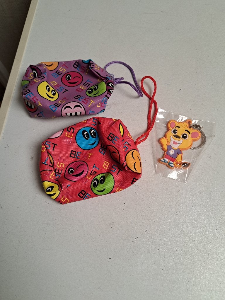 2 kinderportemoneetjes met sleutelhanger nieuw, Verzamelen, Ophalen of Verzenden, Nieuw