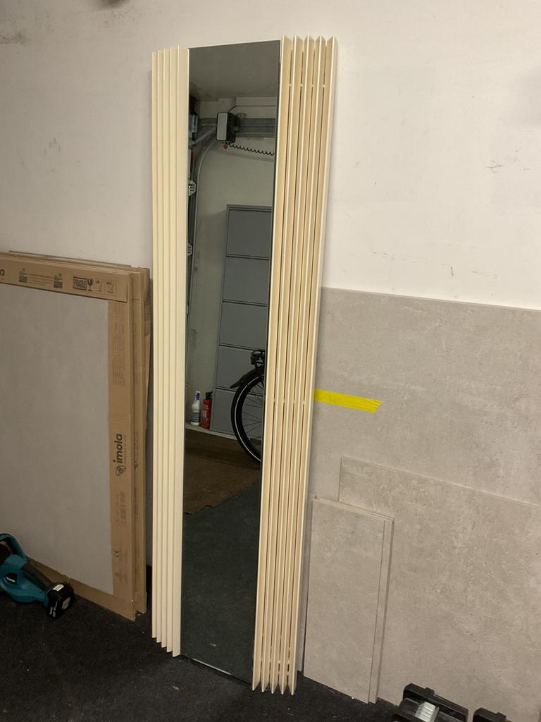Jaga Iguana radiator met spiegel, Gebruikt, Radiator, Minder dan 60 cm, Ophalen of Verzenden