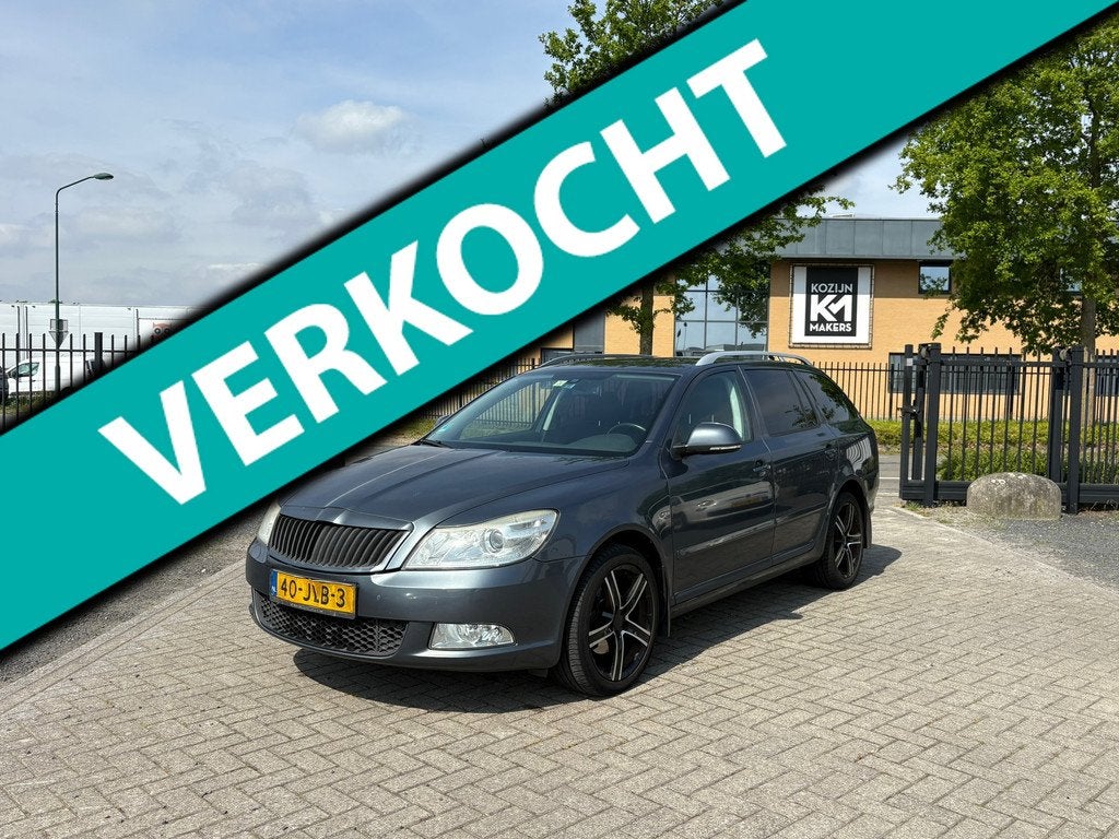 Skoda Octavia Combi 1.8 TSI Elegance | Airco | Cruise | PDC, Voorwielaandrijving, Euro 5, Stof, Zwart