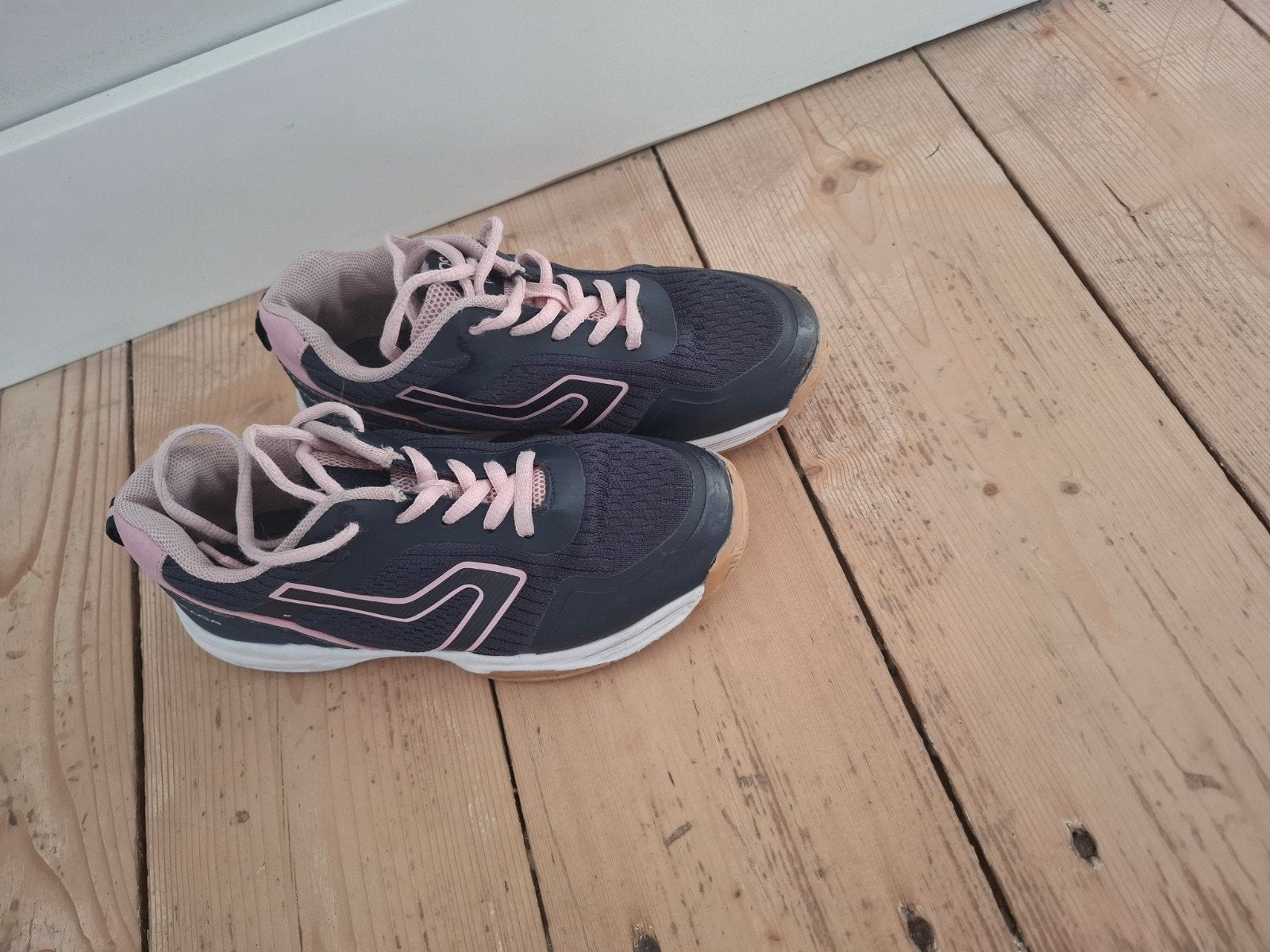 Osaga sportschoenen meisje maat 32 gymschoenen, Kinderen en Baby's, Kinderkleding | Schoenen en Sokken, Gebruikt, Meisje, Sportschoenen