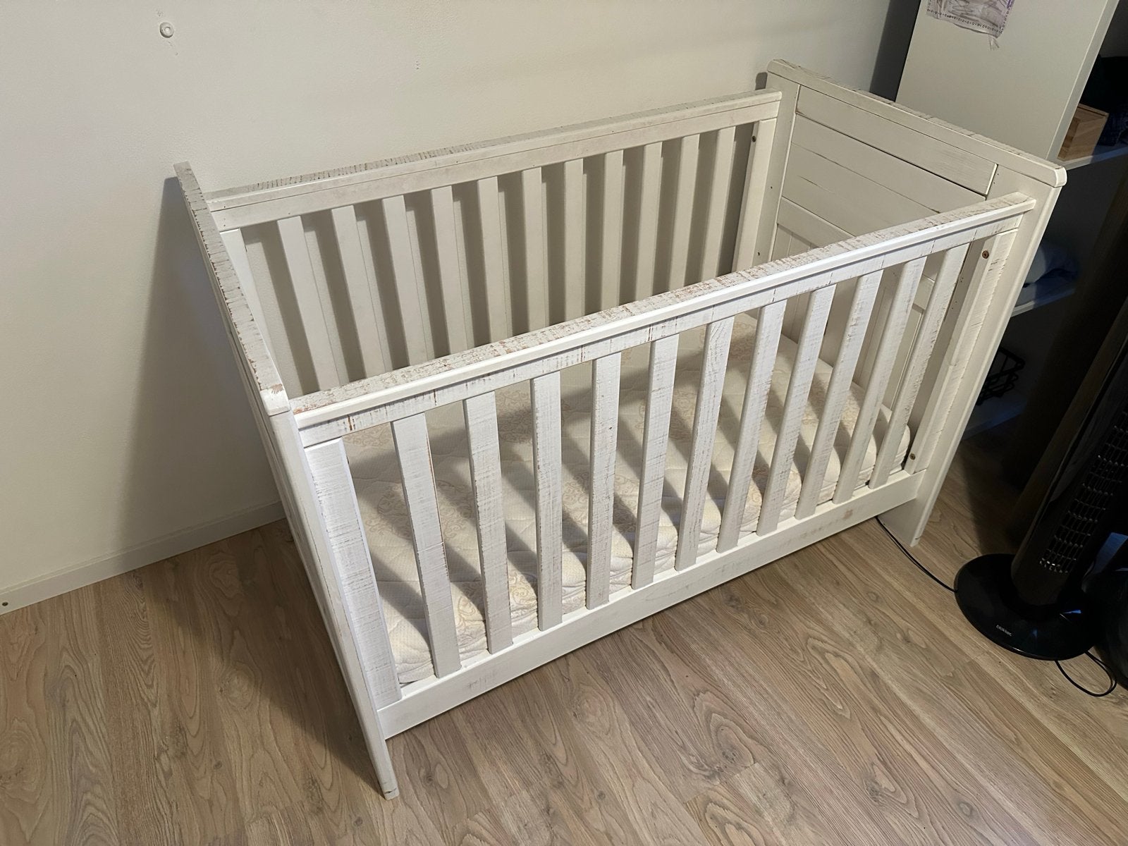 Wit houten ledikantje gratis, Kinderen en Baby's, Ophalen, Gebruikt, Ledikant