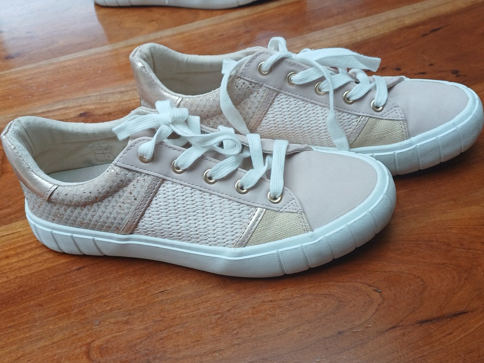 MANGUUN beige Sneakers Maat 39, Ophalen of Verzenden