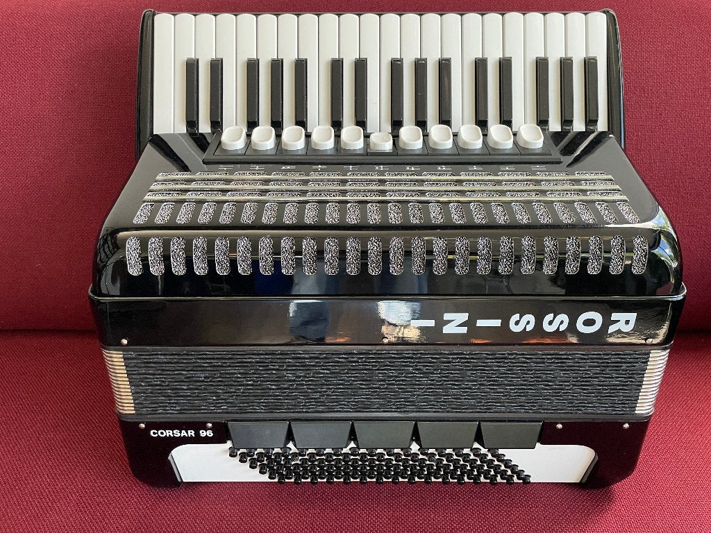 Z.g.a.n. Rossini accordeon.96 bas .4 korig.Piccolo ., Muziek en Instrumenten, Accordeons, Overige merken, Met koffer, Zo goed als nieuw