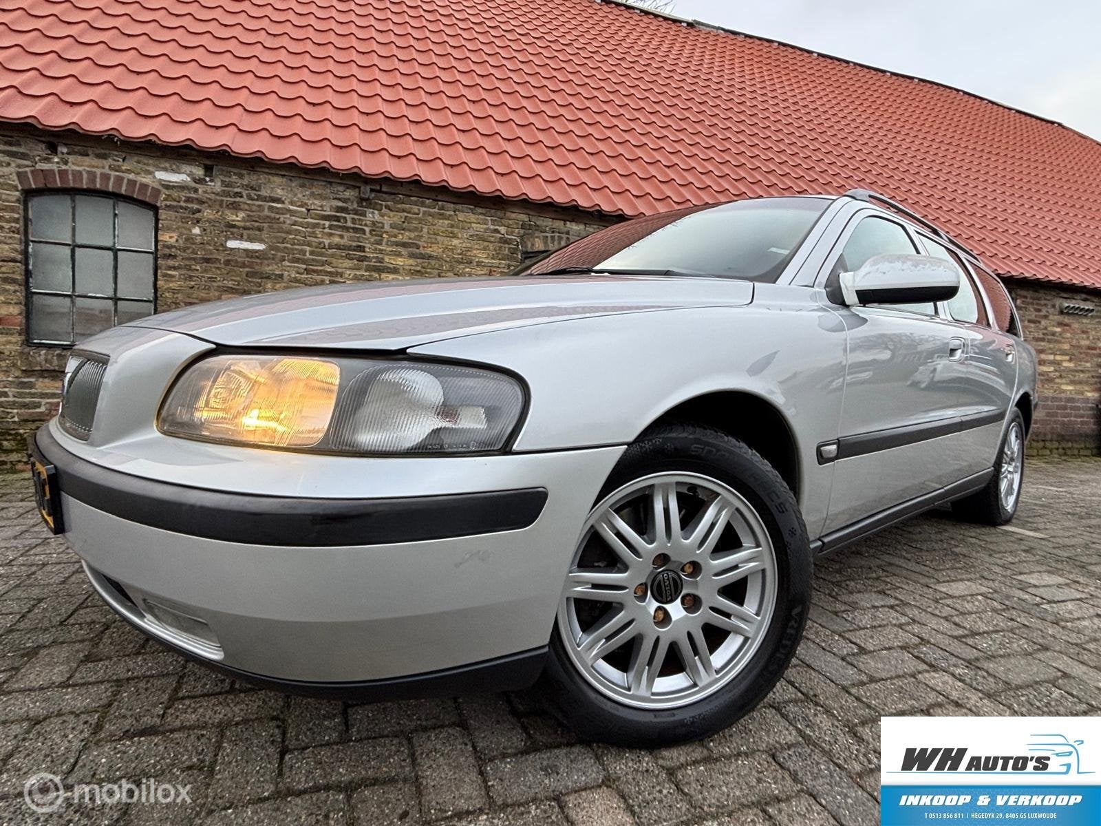 Volvo V70 2.4 T Comfort Line, Auto's, 2435 cc, 1570 kg, 93 €/maand, Zilver of Grijs