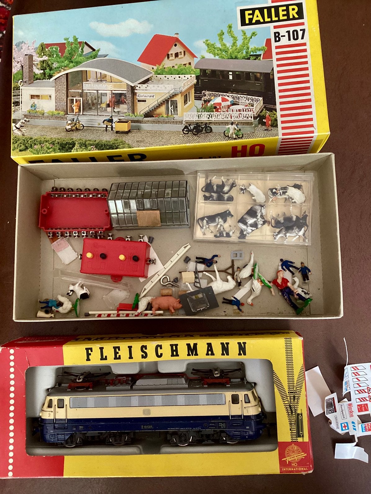 Trein 1347s en accessoires, Verzenden