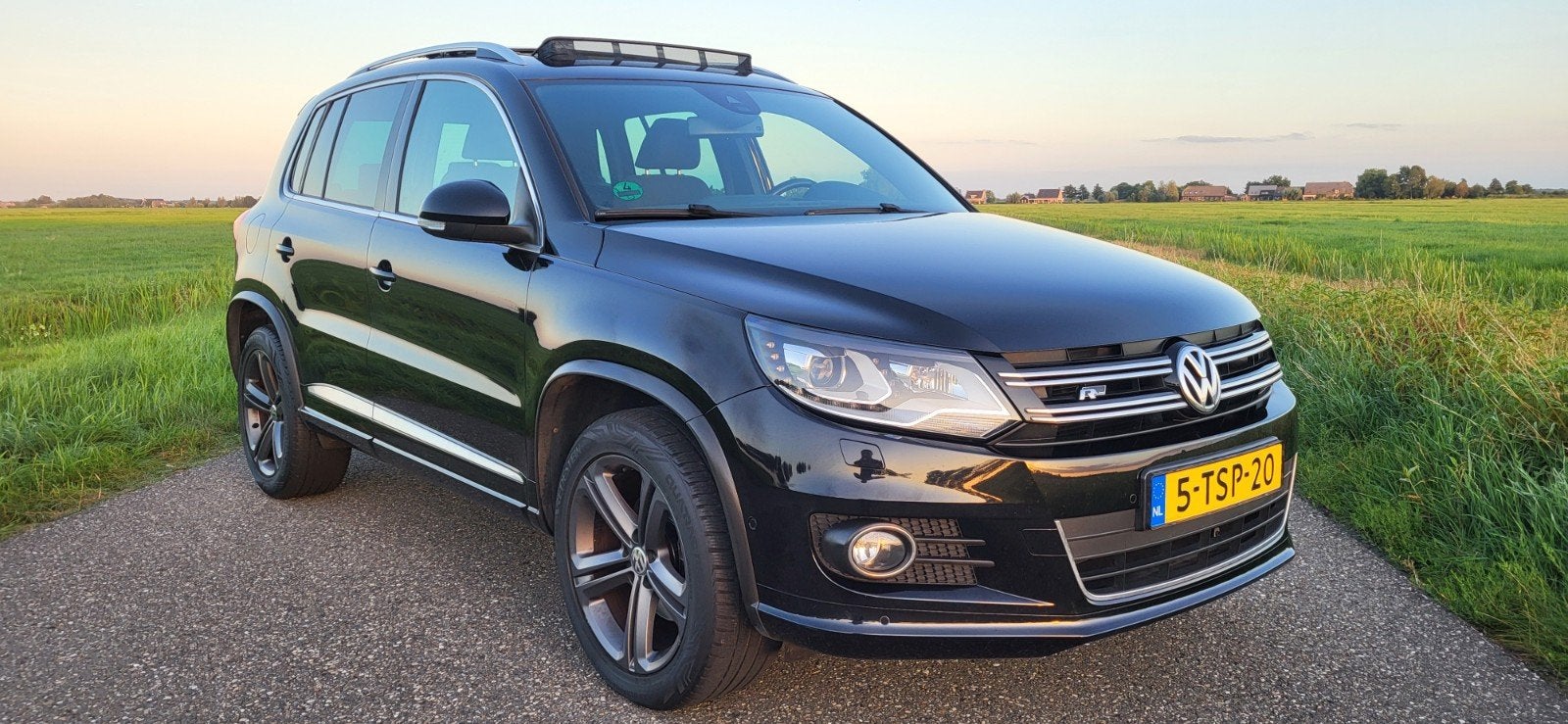 VW Tiguan NL Auto Eerste eigenaar R-LIne 1.4 TSI 160 Pk Pano, Voorwielaandrijving, Euro 5, 15 km/l, 1800 kg