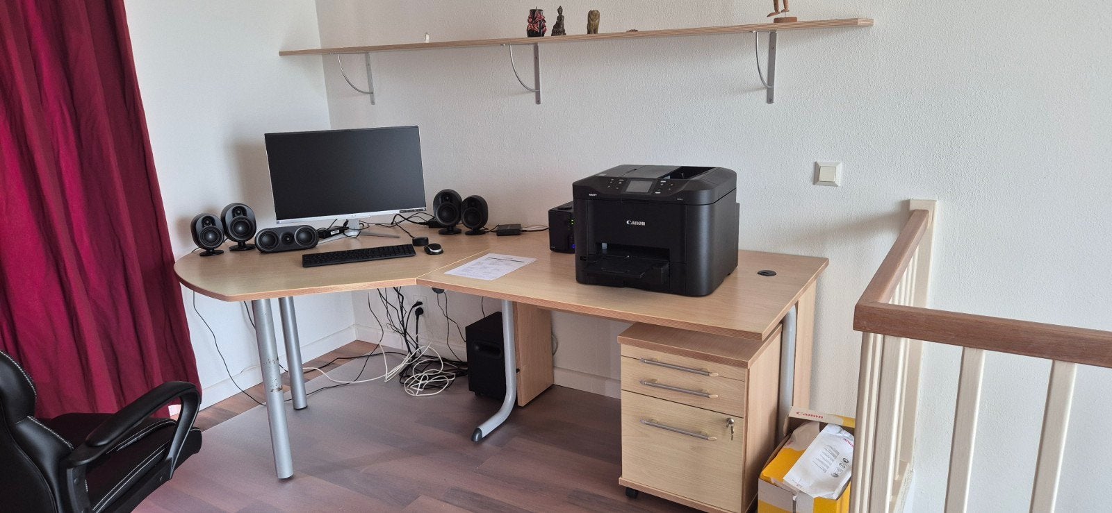 Hoekbureau met ladeblok en kabelgoten, Ophalen, Gebruikt, Hout, Hoekbureau