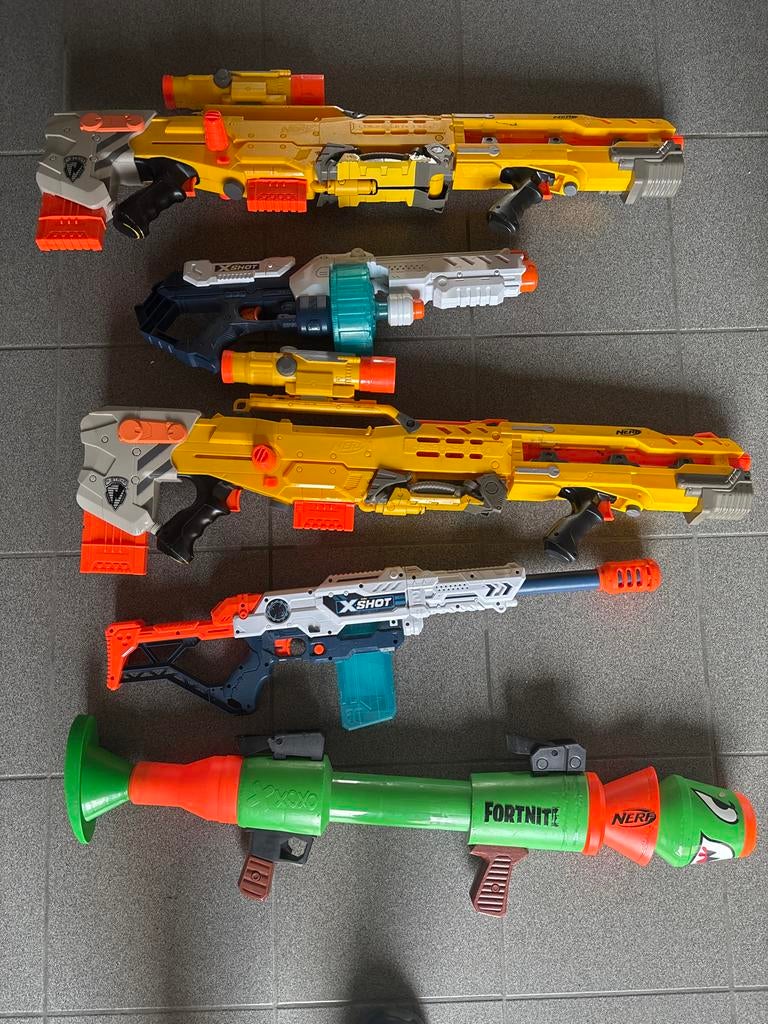 Grote collectie Nerfguns en X-Shot blasters, Ophalen, Zo goed als nieuw