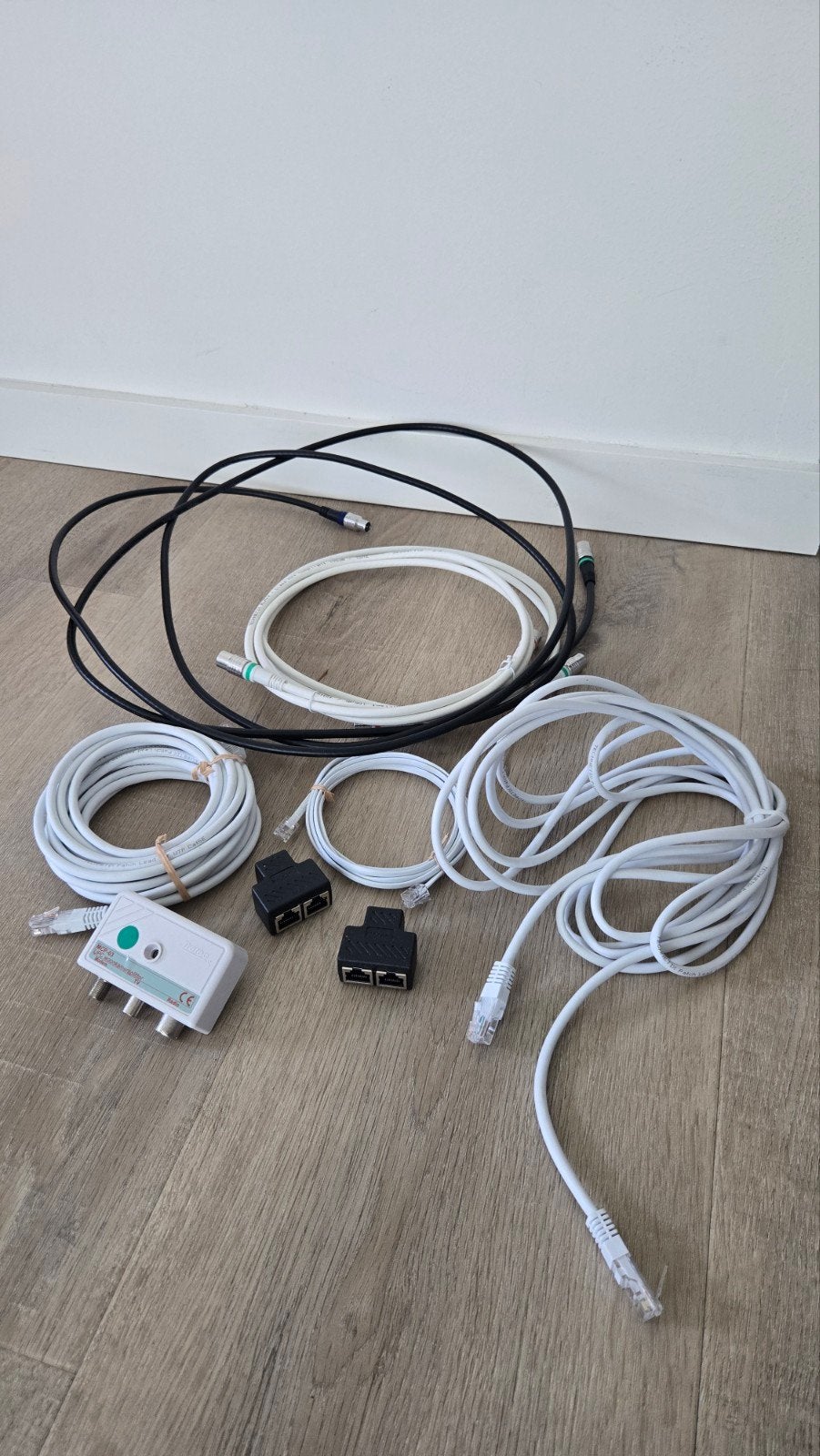 Diverse kabels en splitters, Audio, Tv en Foto, Audiokabels en Televisiekabels, Gebruikt, Tv-kabel, 2 tot 5 meter, Ophalen of Verzenden