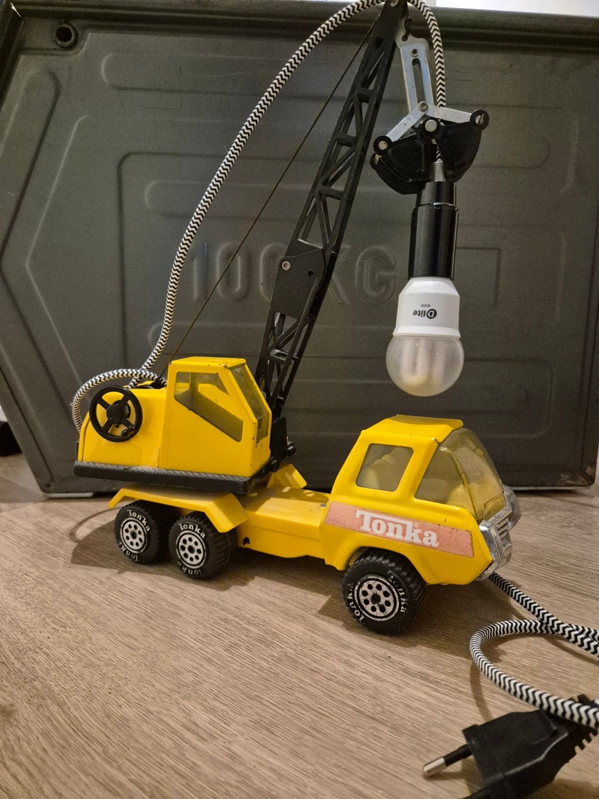 Tonka lamp, Ophalen, Gebruikt