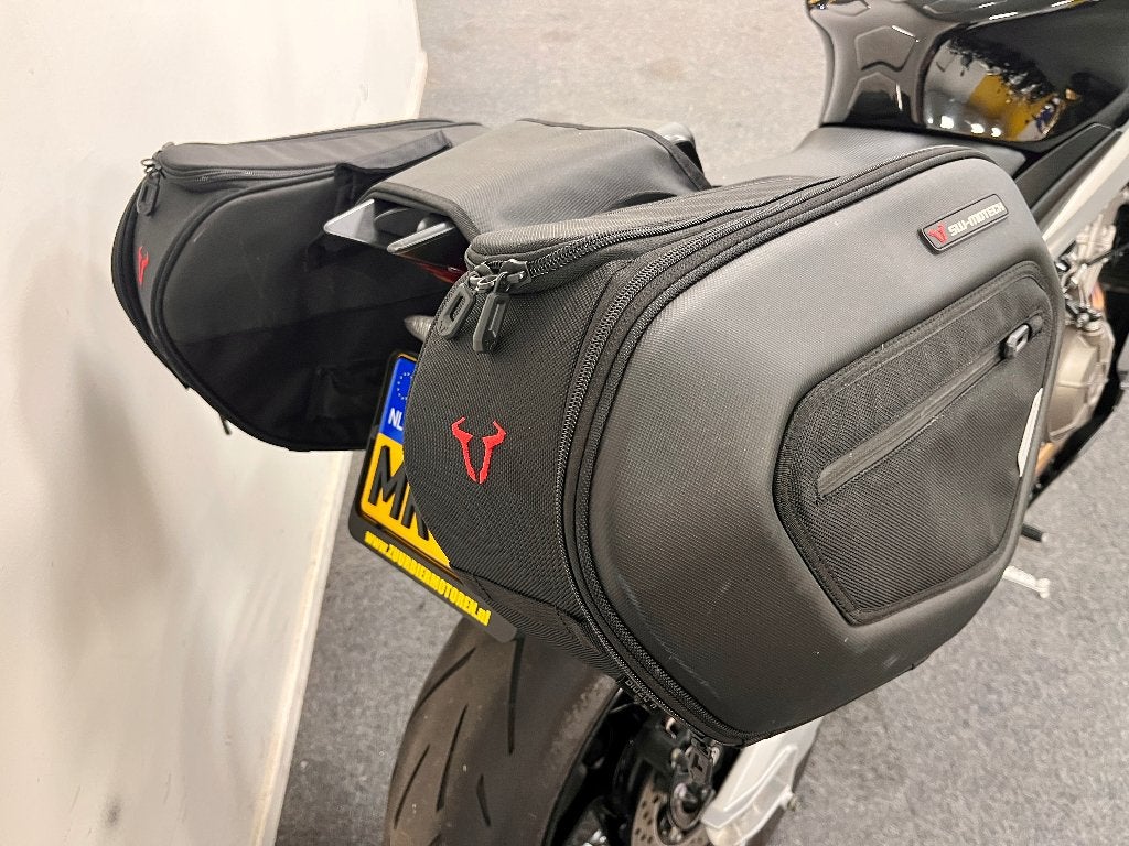 2022 Aprilia Tuono 660 Factory (zeer compleet), Traction Control, 2 cilinders, Occasion, Motorrijbewijs A