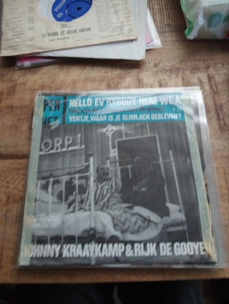 Johnny kraaykamp en rijk de Gooyer - hello everybody here we, Ophalen of Verzenden, Zo goed als nieuw, Overige formaten, Levenslied of Smartlap