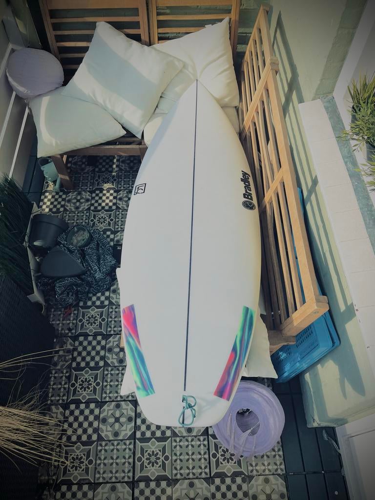 Bradley OnYa Shortboard 5'10" - Zo goed als nieuw, Watersport en Boten, Golfsurfen, Ophalen of Verzenden, Zo goed als nieuw, Shortboard