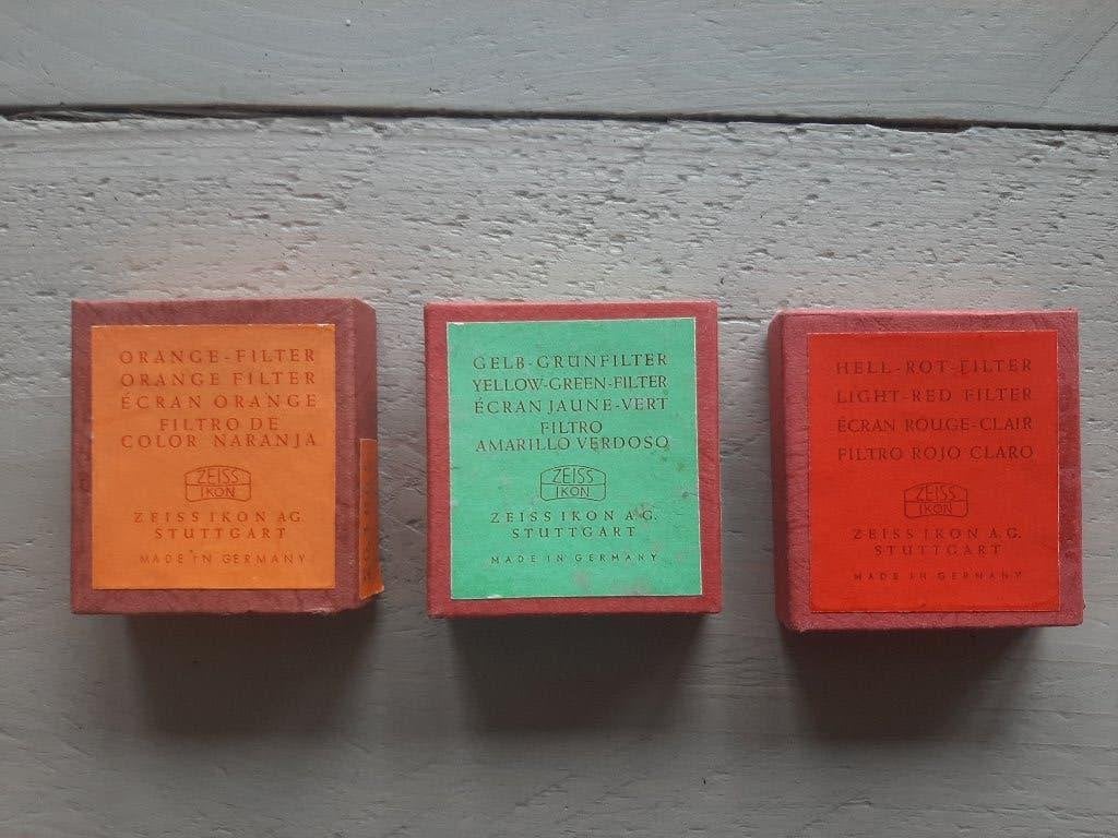 3 Zeiss-Ikon Stuttgart kleurfilters 35,5mm (371)