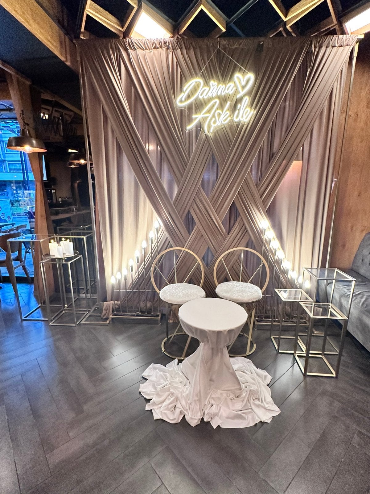 Backdrop Verhuur – Bruiloft, Verlofing & Events (Heel NL), Ophalen of Verzenden, Zo goed als nieuw, Geboorte of Huwelijk