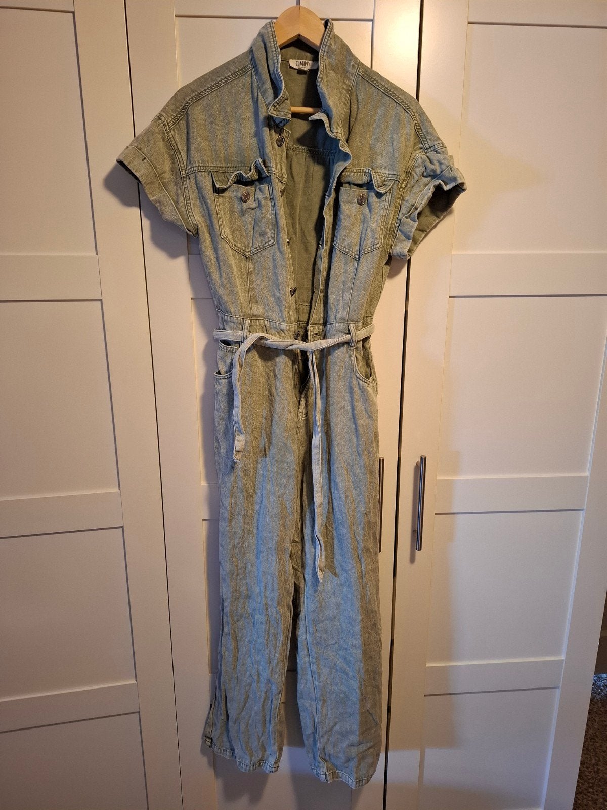 Groene denim jumpsuit met korte mouwen en ceintuur, Maat 42/44 (L), Ophalen of Verzenden, Onbekend, Gedragen