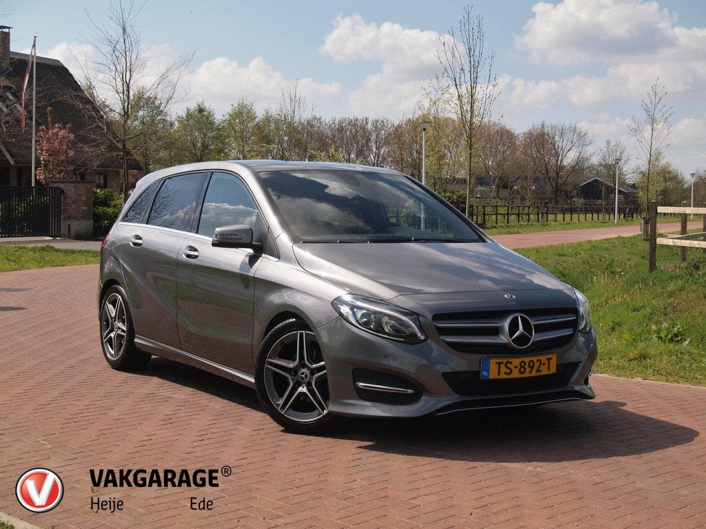 Mercedes-Benz B-klasse 180 Business Solution Plus Upgrade Ed, Auto's, Mercedes-Benz, Gebruikt, 4 cilinders, 122 pk, Lichtsensor